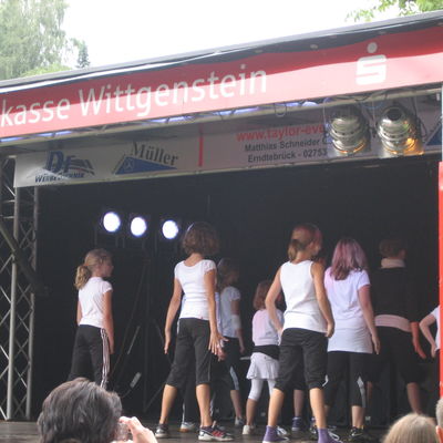 Bild vergr&ouml;&szlig;ern: KNAX Spielfest u Sommernachtsparty
