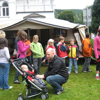 Bild vergr&ouml;&szlig;ern: KNAX Spielfest u Sommernachtsparty