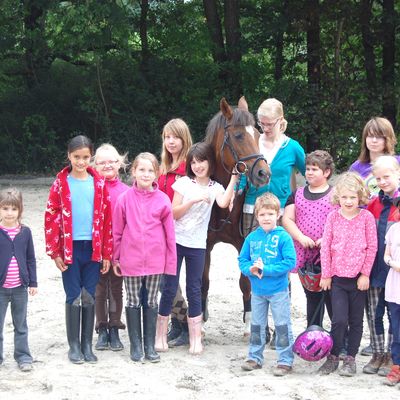 Bild vergr&ouml;&szlig;ern: Reiten Ferienspiele  2011  Teil 1 058