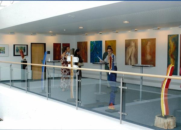 Bild vergr&ouml;&szlig;ern: Ausstellungsr&auml;ume Sparkasse 2_links