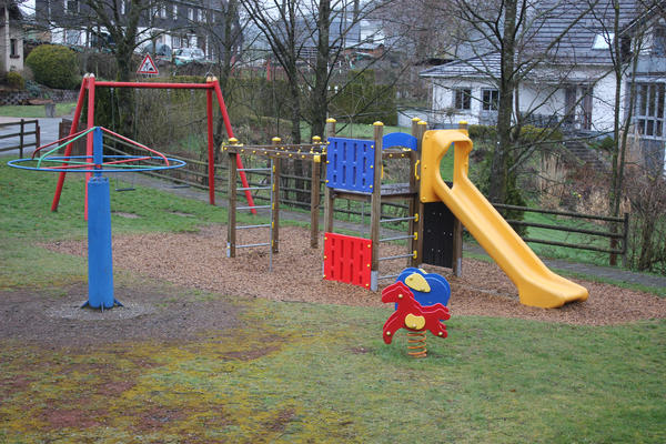 Bild vergrößern: Spielplatz Hemschlar Am Rundweg