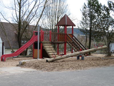 Bild vergrößern: Spielplatz Arfeld Kindergarten