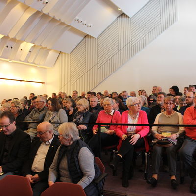 Bild vergr&ouml;&szlig;ern: volles B&uuml;rgerhaus