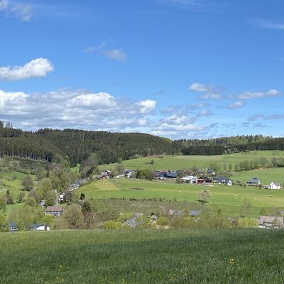 Bild vergrößern: Ausblick über den Ortsteil Schüllar.