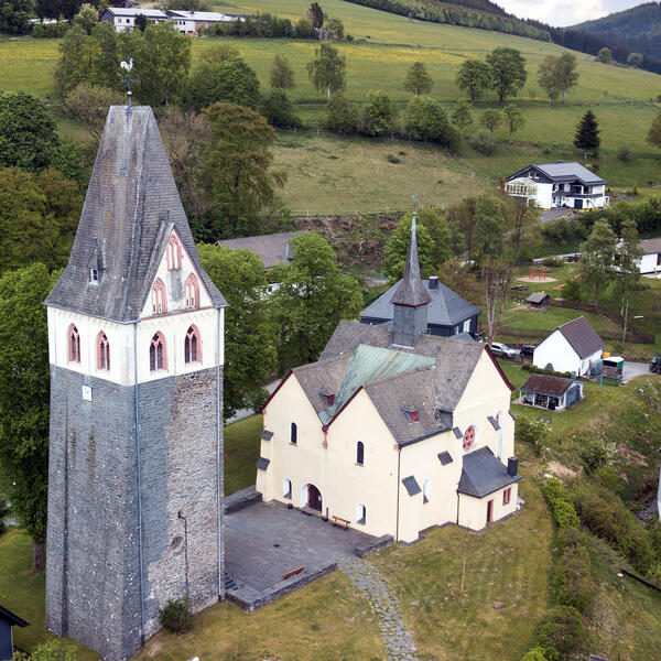 Bild vergr&ouml;&szlig;ern: Kirche