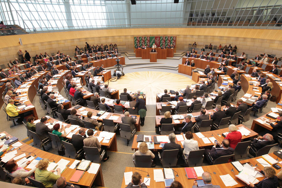 Bild vergrößern: Landtag Nordrhein-Westfalen Plenarsaal