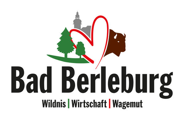 Bild vergrößern: Das Bild zeigt das neue Logo der Stadt Bad Berleburg. in der Mitte ein Herz umgeben von Bäumen, den Berleburger Schloss und den Kopf eines Wisents. Unter dem Schriftzug Bad Berleburg finden sich die Wörter Wildnis, Wirtschaft und Wagemut.