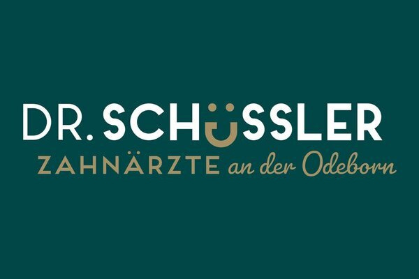 Bild vergr&ouml;&szlig;ern: Im Bild sieht man den Schriftzug Dr. Sch&uuml;ssler Zahn&auml;rzte an der Odeborn